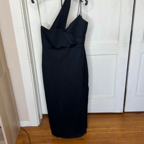 Petal & Pup Jolie One Shoulder Black Midi Dress Size 8 Nwot - Picture 2 of 9